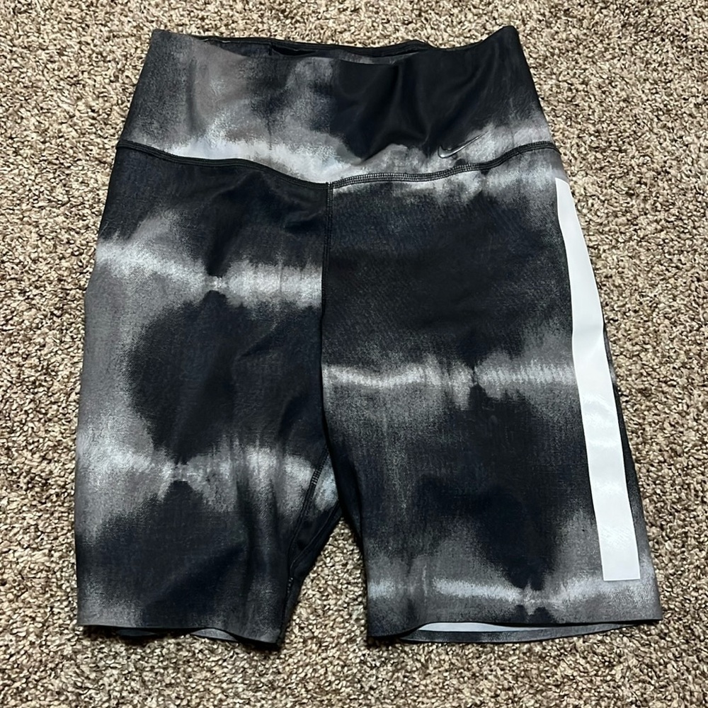 Nike One Luxe 7” Tie dye workout shorts